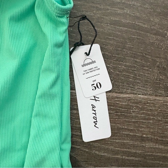 Feather 4 Arrow Ruffle Rib One-Piece - NEW! Size 5 - Picture 4 of 7